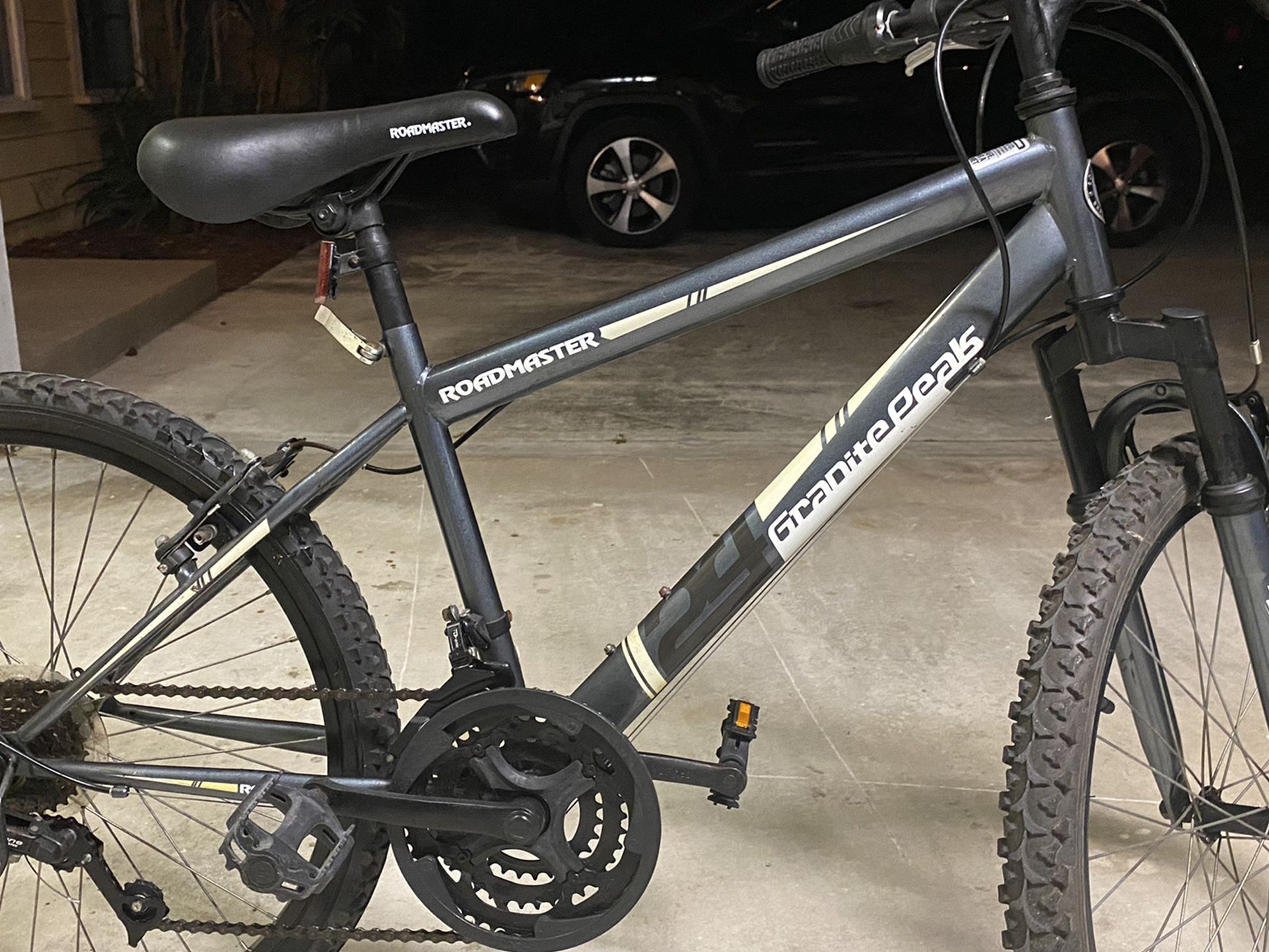 Roadmaster Granite Peak Mountain Bike, 24-inch wheels