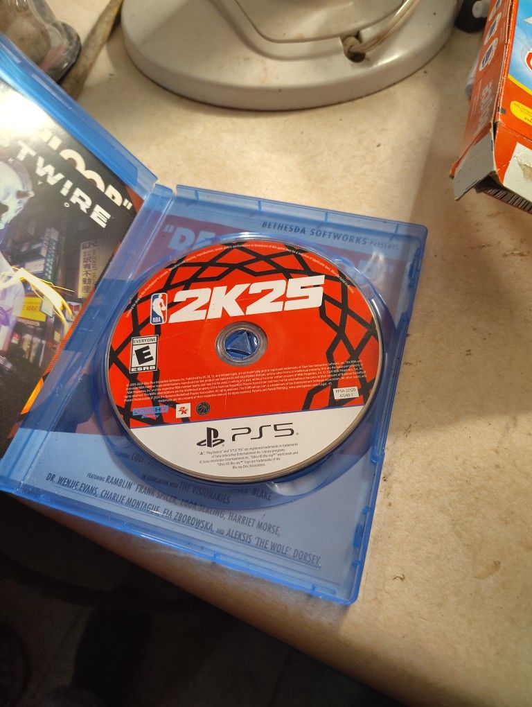 PS5 2 games Xbox one 1 game 2 Xbox 360 games