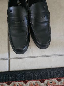 MEN'S DRESS/CASUAL GUESS SHOES SIZE 9
