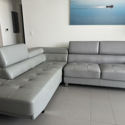 Modern Luxury Grain Leather Sectional For Sale 