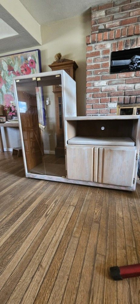 Vintage TV/stereo Cabinet 
