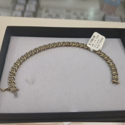 10k Gold Tennis Diamond Bracelet 13.3 Grams Layway Available 10% Down If You Interested Please Make Sure You Ask For Maribel Thank You 