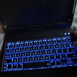 Apple Keyboard Tablet 8th Generation 