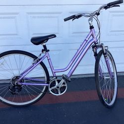 Mountain / Comfort Bike 21 Speed Ladies With Front Suspencion Like New