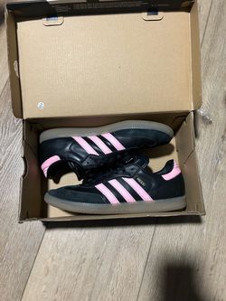 Messi Addidas sambas