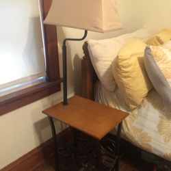 End Table With Lamp