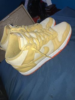 Dunk High Wheat Gold