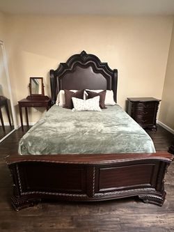 Queen bedroom set