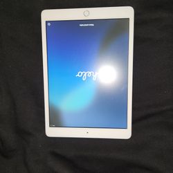 Apple iPad 8th Generation 128 GB Silver (2020) For Sale $130