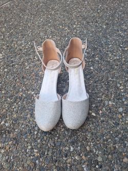 Laurmosa Girls Silver Glitter Closed Toe Dress Shoes: size 5
