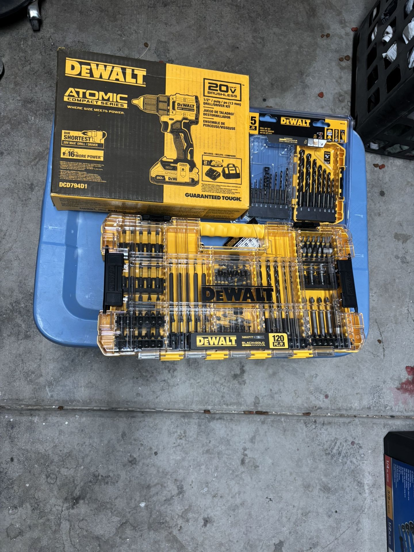 Dewalt Drill & Drill Bits 