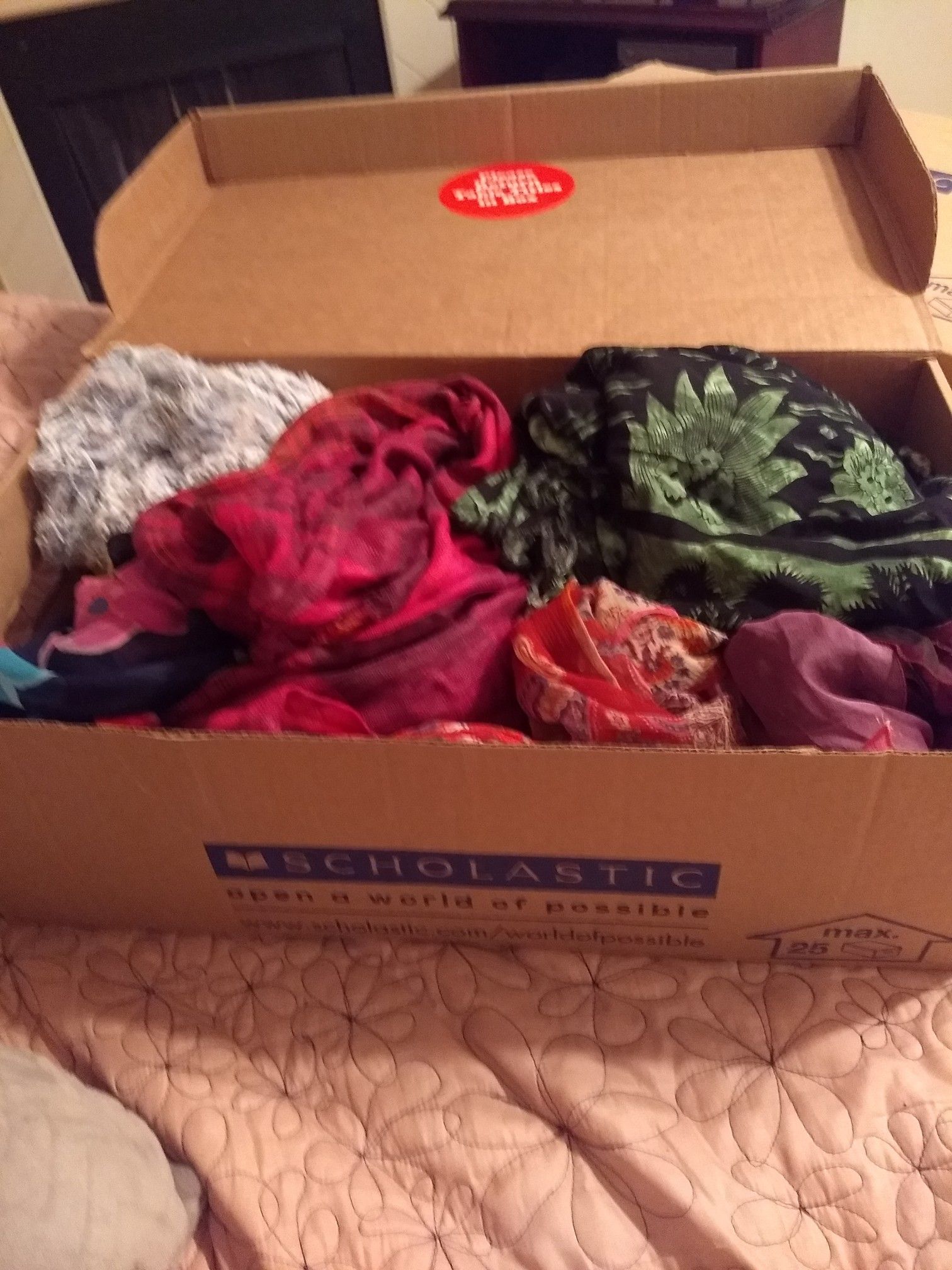 Box of 27 scarves