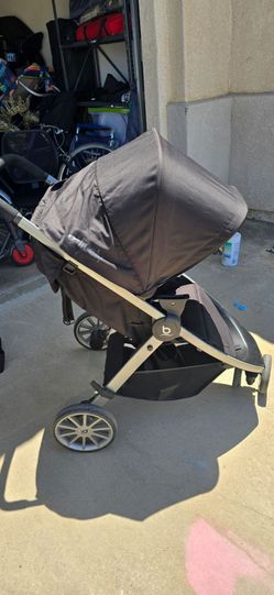 Britax b-lively carseat and stroller with base