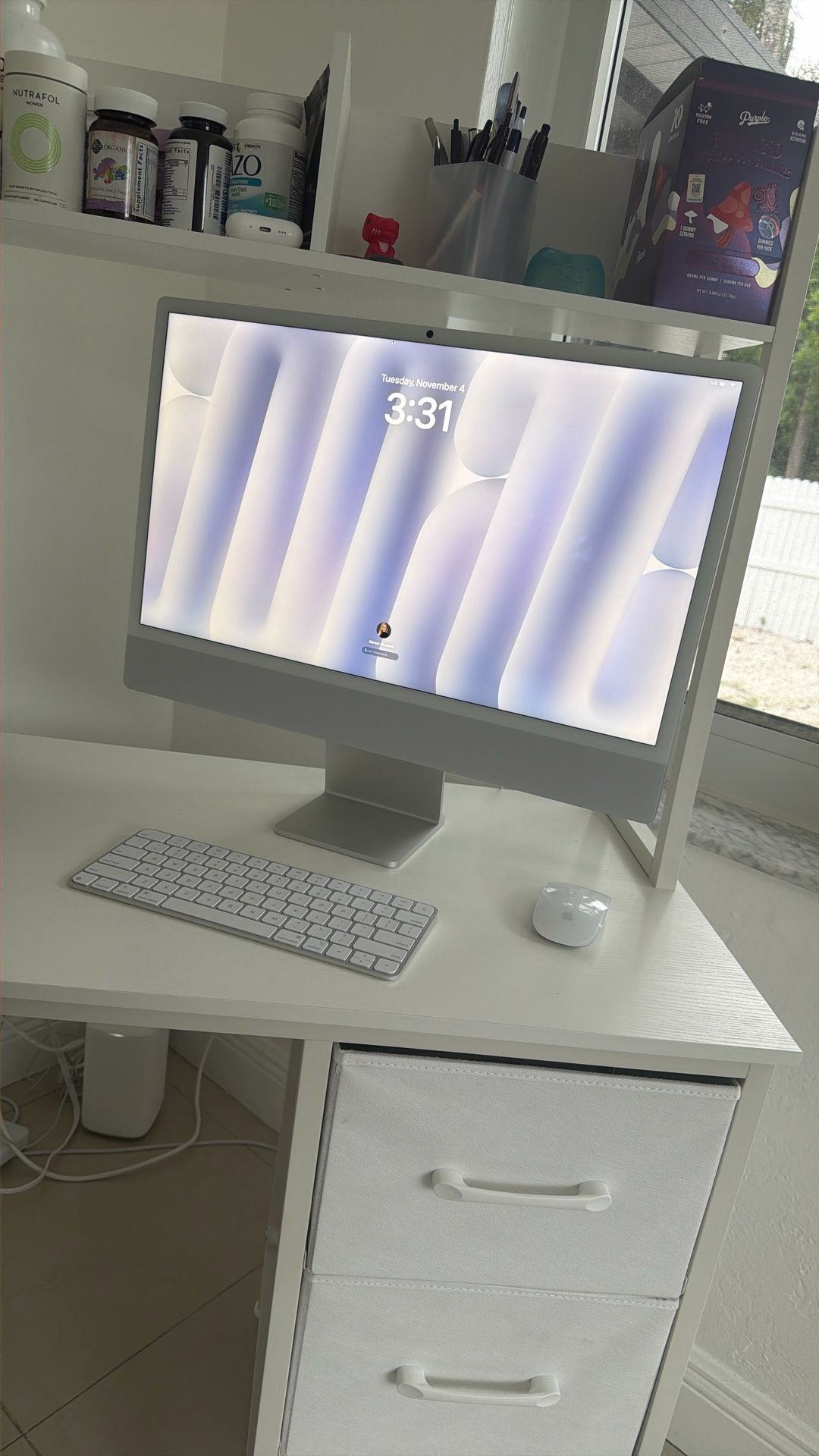 New iMac With Mouse & Keyboard