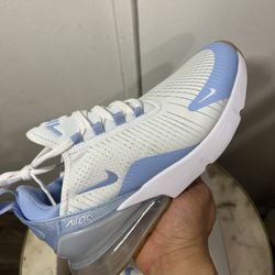 Nike Air Max 270 ( Wmns Size 9 )