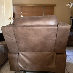 Single Recliner Couch 