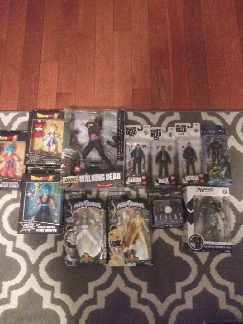 Collectibles dragon ball z/walking dead/power rangers and more
