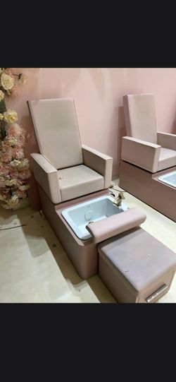 Manicure and pedicure station