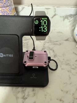 Apple Watch SE and AirPods Pro Bundle