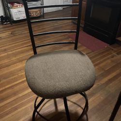 2 Swivel Chairs