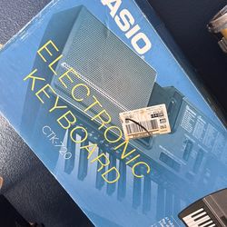 Casio Electric Keyboard CTK-720