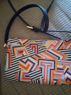 Tory Burch Bag With Adjustable Strap.