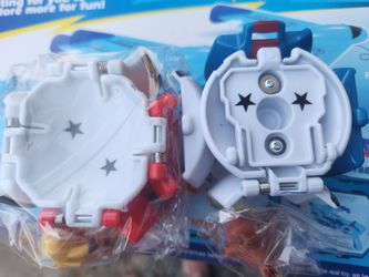 Pokemon 2 Pokeballs 2 figures