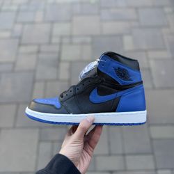 2017 Jordan 1 Royal size 9.5