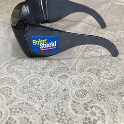 Fashionable Solar Shield Sunglasses