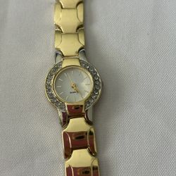 Quartz Watch - Women’s Gold Tone