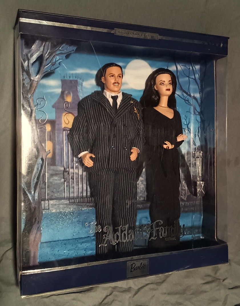 Mattel Addams Family Barbie And Ken 