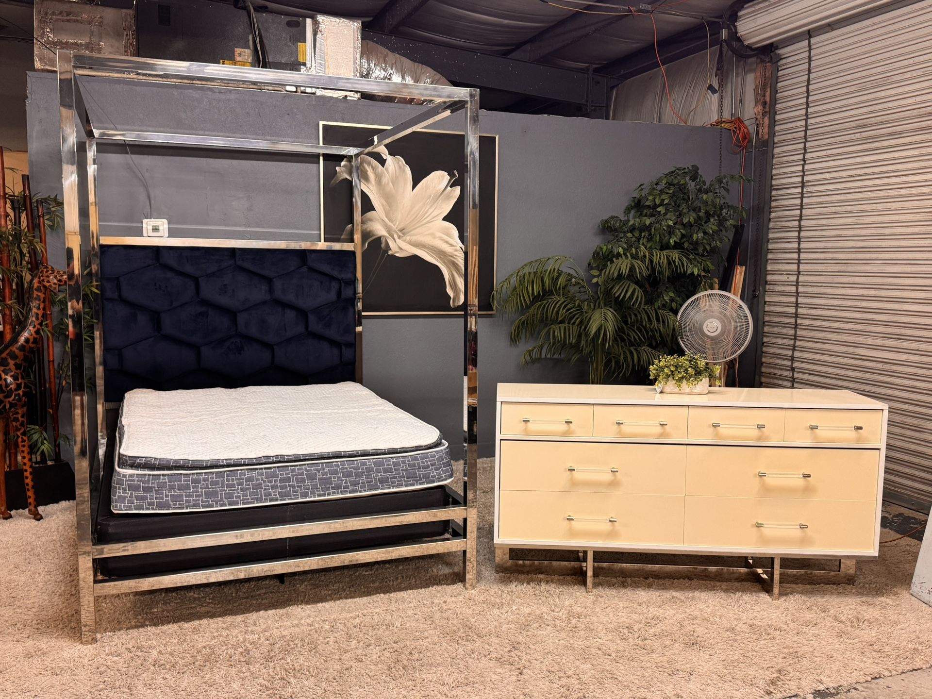 Very Pretty Canopy Queen Size Bedroom Set With Mattress ✨ Delivery Available 🚛
