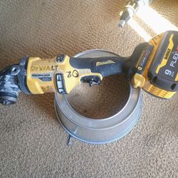 DeWalt   DCG418 Grinder