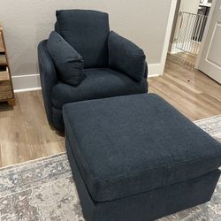 Like-New Recliner & Ottoman Set – Bought 4/24 – Perfect for Nursery or Living Room!