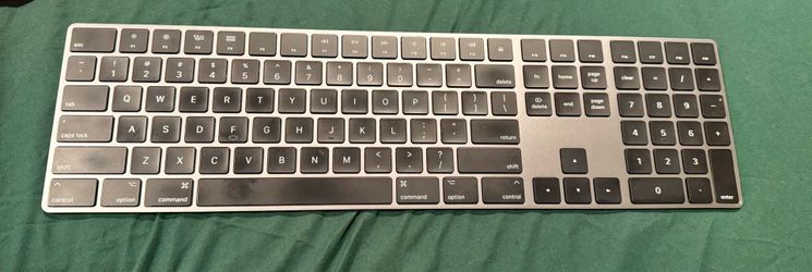 Apple Magic Keyboard with Numeric Keypad - Black