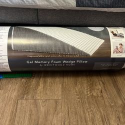 gel memory foam wedge pillow by brentwood home,(24 in x 24 in x 10in)