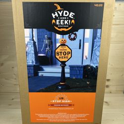 Hyde and EEK! LED Halloween Candy Stop Sign Indoor/Outdoor