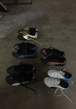 Kids puma soccer shoes 12,1.5,2.5,3.5,4.5