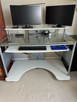 Modern Glass-Top Mobile Workstation Desk – Excellent Condition