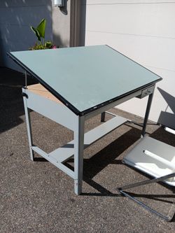 Drafting/craft table and chair