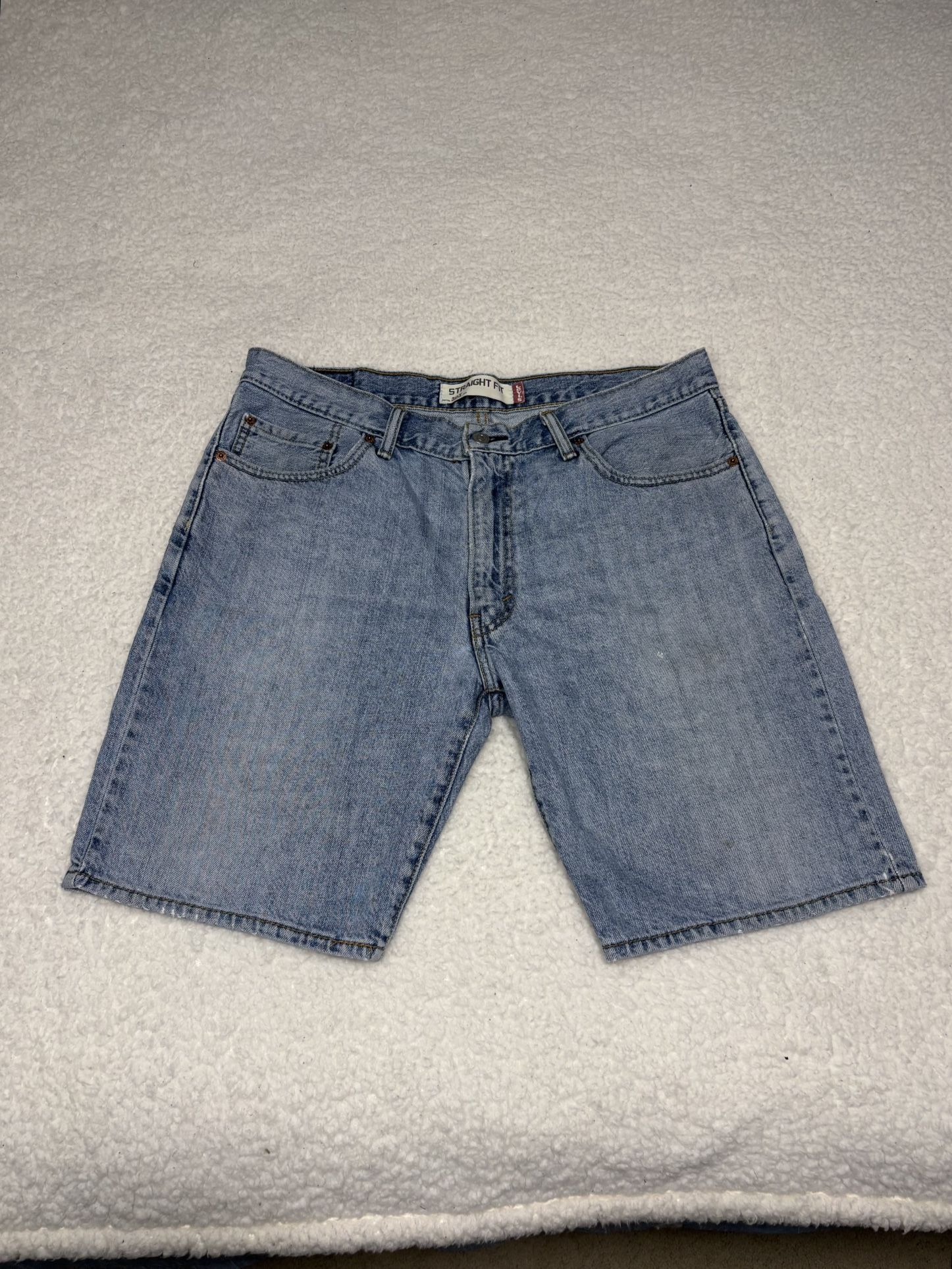 Levi’s Men Light Wash Vintage Straight Fit Denim Shorts