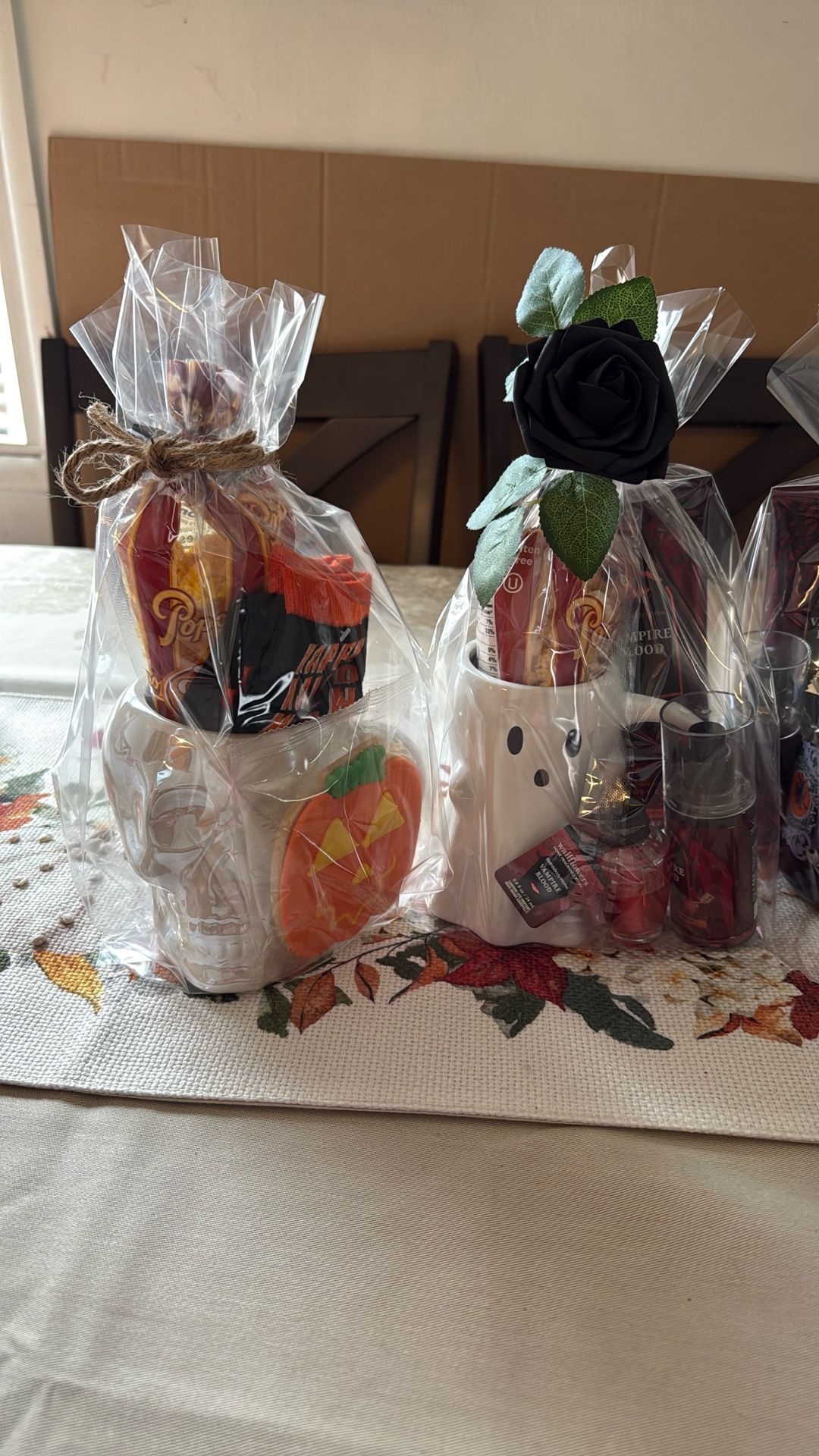 Men And Women Women’s Boob Basket