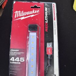 Milwaukee  445 Lumens LED REDLITHIUM USB Rover Pocket Flood Light