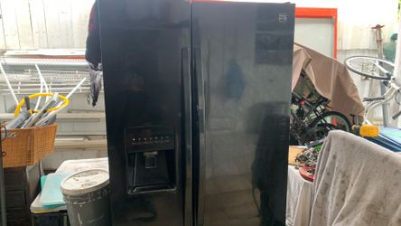Side by side door refrigerator, filter