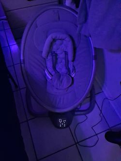 Monbebe 5 mode baby swing with Bluetooth capability