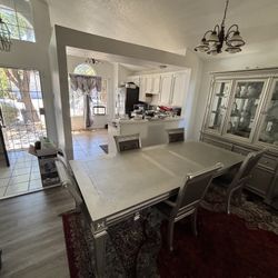 Must Sale Asap  6 Pc Dining Table With But Hutch