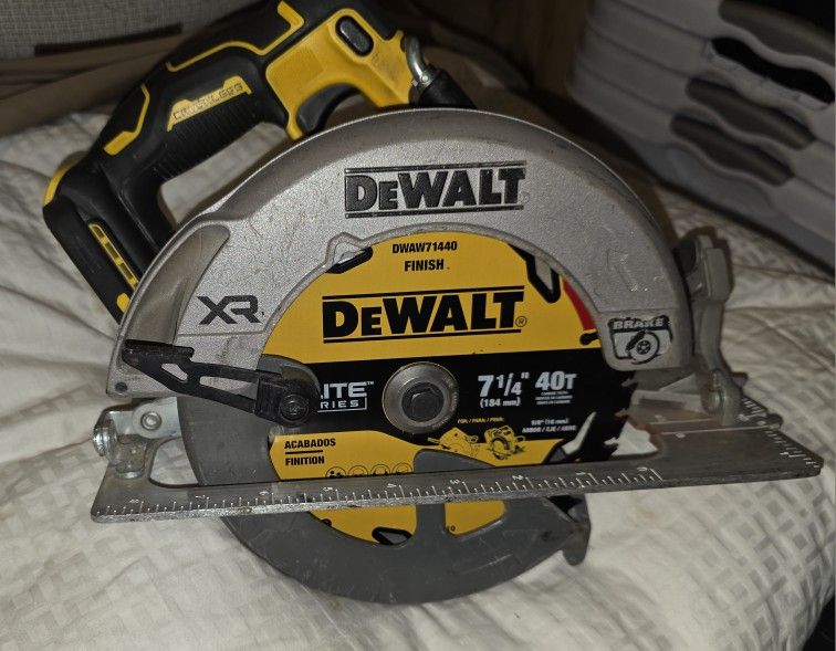 Dewalt DCS590 Saw