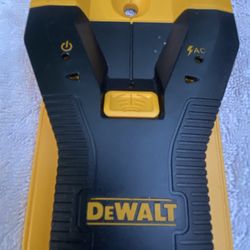 DEWALT 1-1/2 in. Stud Finder