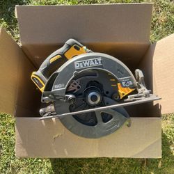 FLEXVOLT 60V MAX Cordless Brushless 7-1/4 in. Circular Saw with Brake (Tool Only)