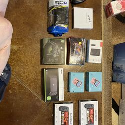 GAMING CONSOLES AND KEYB0ARDS